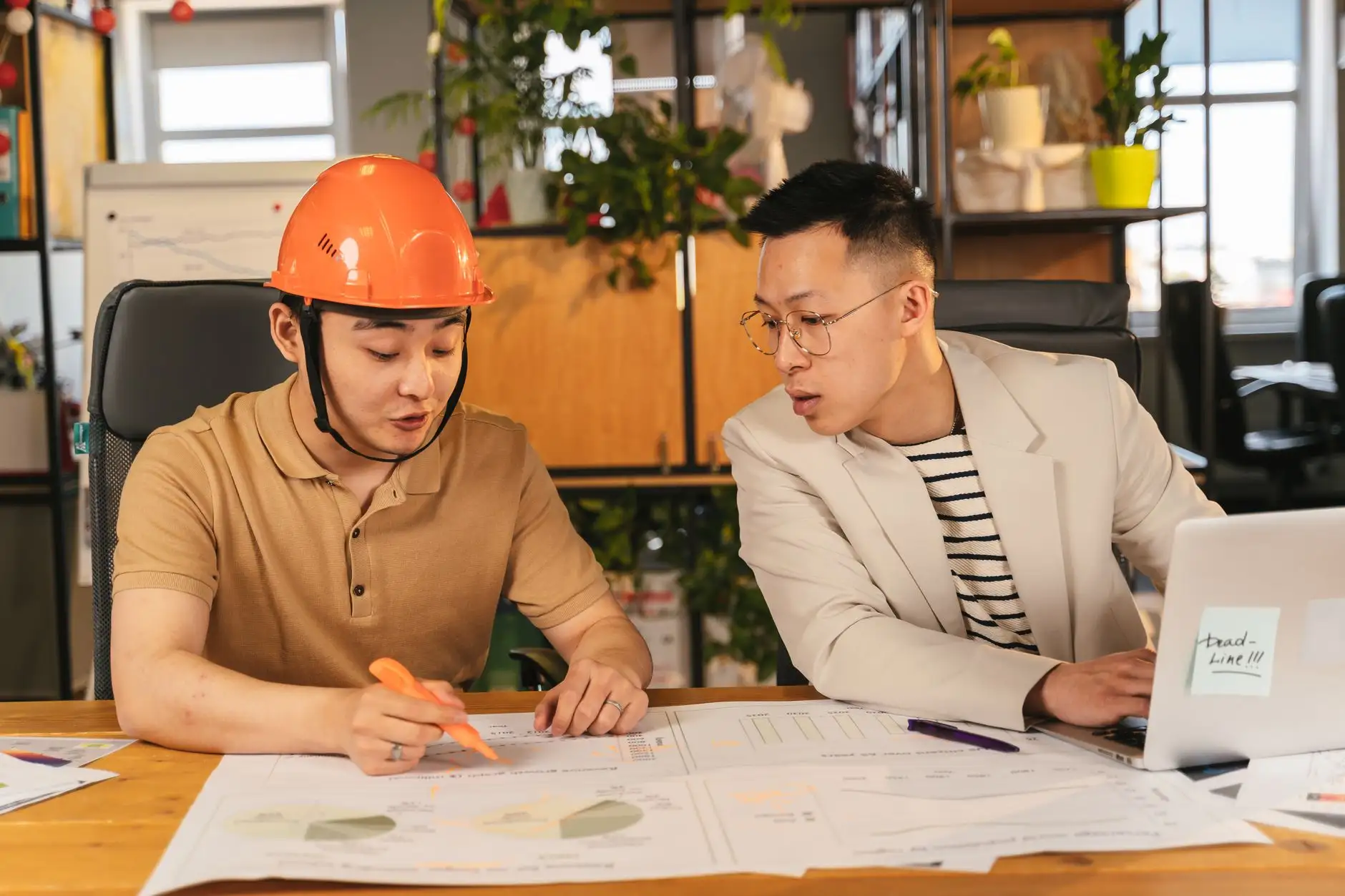 智慧仓储AGV搬运机器人调度系统技术优势与选型对比